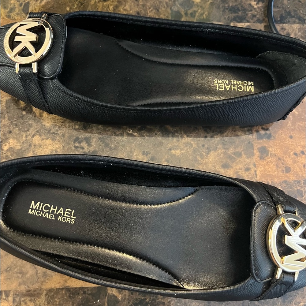 NWOT Michael Kors Black Moccasin with Gold Accent 7.5M - Picture 6 of 13